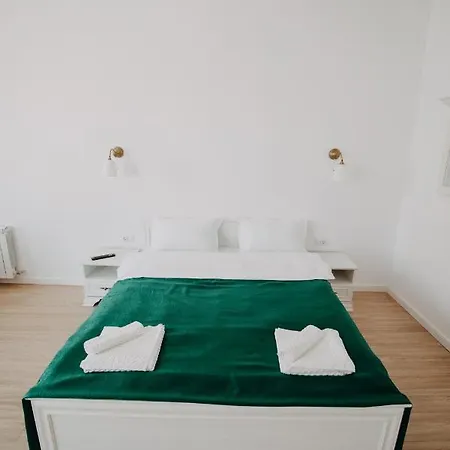 Manzur Apartman *